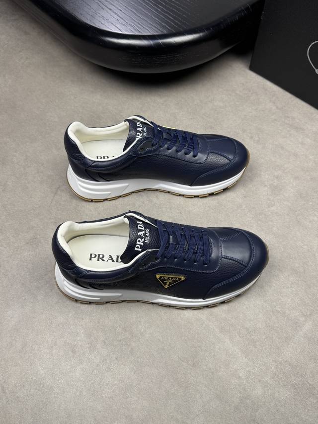 PRADA 普拉达 -高端品质 原单休闲运动鞋-鞋面：纳帕小牛皮、摔纹小牛皮、鞋身品牌金属扣件、鞋舌高周波品牌logo-内里：水染牛皮-大底：超轻TPU发泡 橡