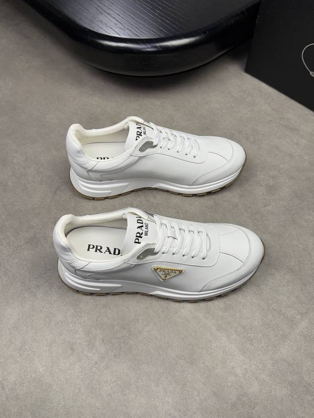 PRADA 普拉达 -高端品质 原单休闲运动鞋-鞋面：纳帕小牛皮、鞋身品牌金属扣件、鞋舌高周波品牌logo-内里：水染牛皮-大底：超轻TPU发泡 橡胶；成型大底