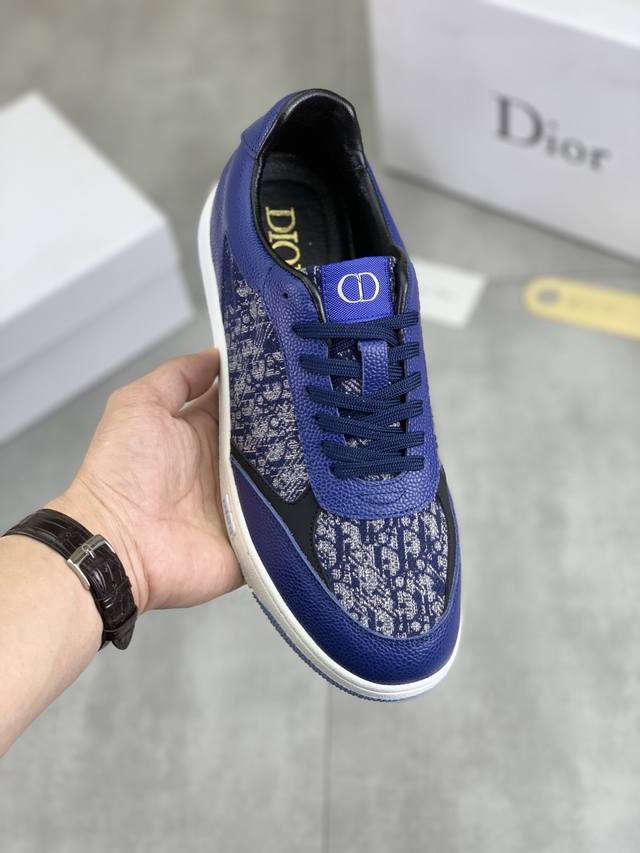 工厂价 实价 Dior 2025迪奥原版系带低帮男鞋 经典款休闲鞋本款是官方主打经典款，1:1质量，原厂名师制作，采用优质牛皮配原版材料舒适透气网布內里猪皮鞋垫