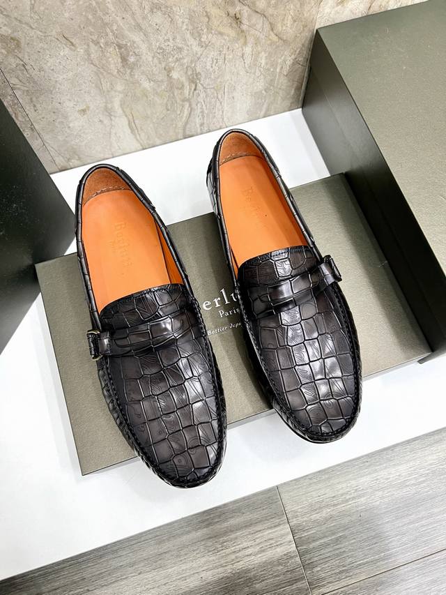 Berluti～ 码数:39-43 P： Berluti 布鲁提 新款男士手工擦色皮鞋，甄选优质进口小牛皮雕花 擦色工艺处理效果 半固特异冷粘工艺 古朴大气 将