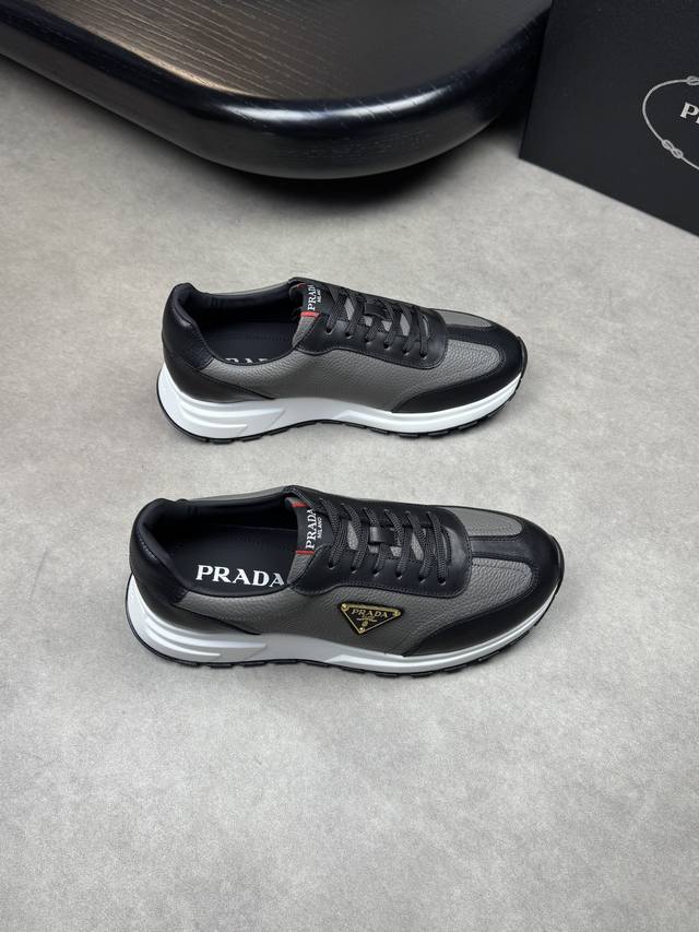 PRADA 普拉达 -高端品质 原单休闲运动鞋-鞋面：纳帕小牛皮、摔纹小牛皮、鞋身品牌金属扣件、鞋舌品牌logo布标-内里：水染牛皮-大底：超轻TPU发泡 橡胶