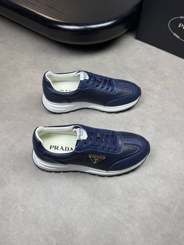 PRADA 普拉达 -高端品质 原单休闲运动鞋-鞋面：纳帕小牛皮、摔纹小牛皮、鞋身品牌金属扣件、鞋舌品牌logo布标-内里：水染牛皮-大底：超轻TPU发泡 橡胶 - 点击图像关闭