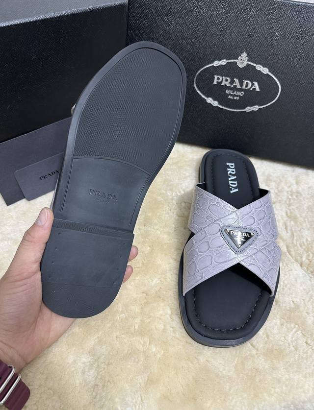 PRADA 鳄鱼皮面、垫牛皮脚、 ，全套包装38-46码 - 点击图像关闭