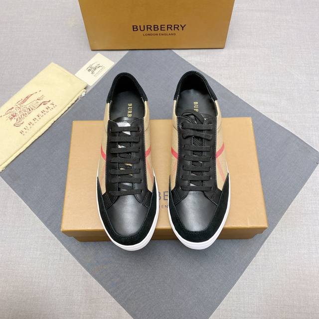 新款 Burberry 巴宝莉新款经典条纹布搭配进口牛皮，羊皮内里非常舒适，原版大底，两色选、细节决定品质，欢迎对比，码数：38-44 编号019