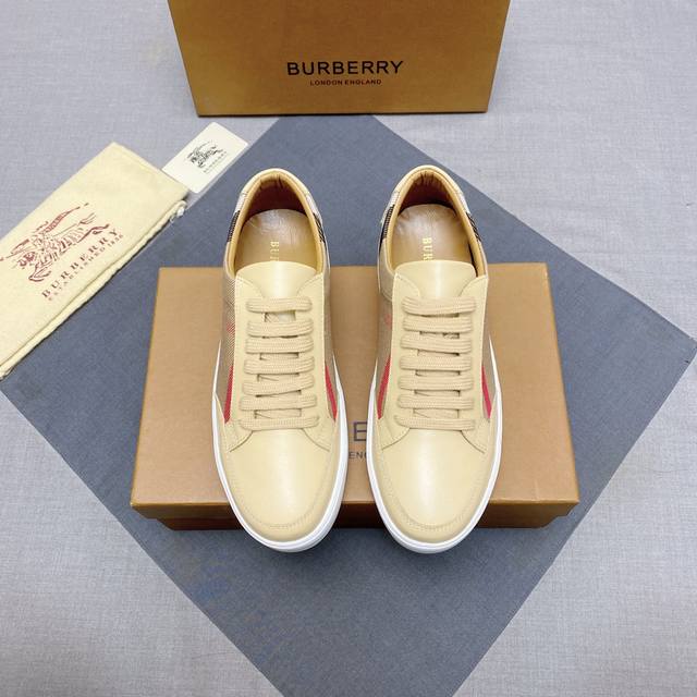 新款 Burberry 巴宝莉新款经典条纹布搭配进口牛皮，羊皮内里非常舒适，原版大底，两色选、细节决定品质，欢迎对比，码数：38-44 编号019