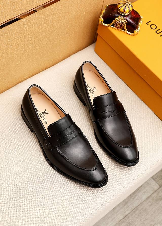 商品商标：LOUIS VUITTON 路易威登 休闲皮鞋正码码数: 39-44 38.45.46订制 商品材料：精选 进口头层小牛皮鞋面，进口头层牛皮内里。强烈