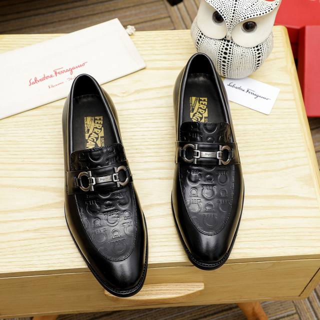 工厂价 菲拉格幕 Ferragamo 新款男士休闲套脚鞋官网原版1:1开模，原单品质做工精细，高端奢华鞋面采用进口意大利头层牛皮奢华水染皮内里橡胶耐磨防滑大底，