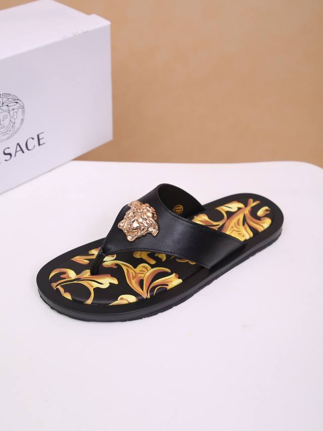 品牌 Brand ：VERSACE 范思哲 拖鞋码数 Size : 38 39 40 41 42 43 44 可定制45 面料Fabric ： 进口头层牛皮内里