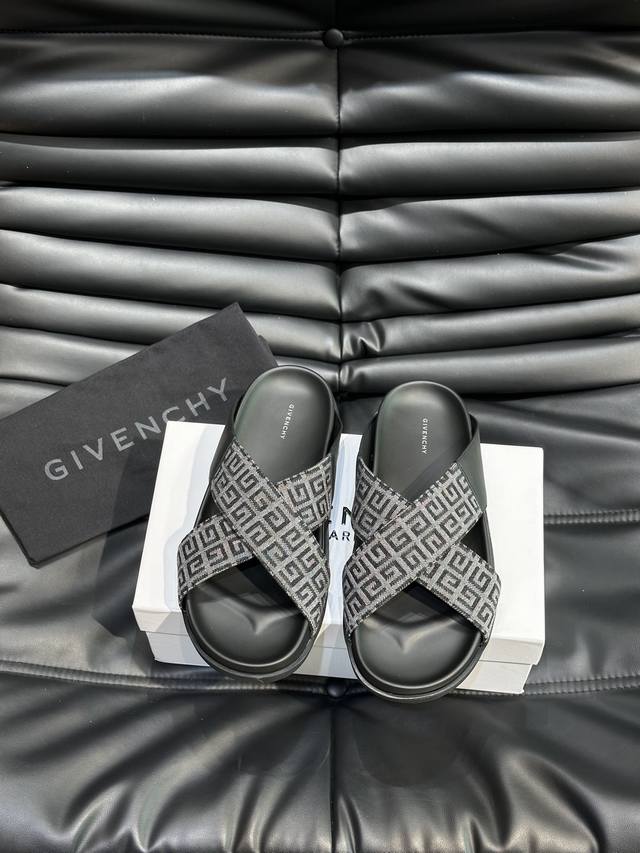 Givench*.纪梵希经典男士拖鞋，高端精品，原版材质，精细做工，鞋底超软，休闲宽松舒适型，夏季必入哦！Size：38-45