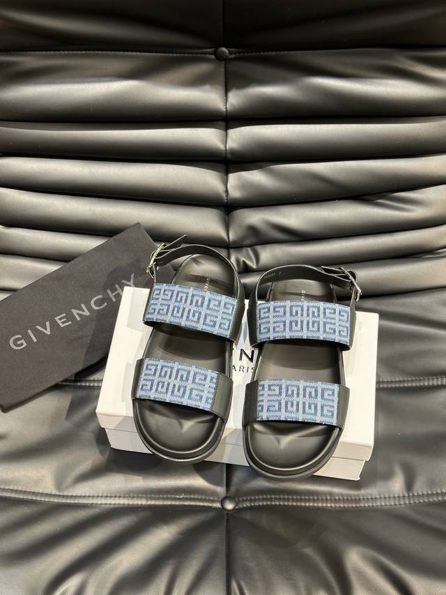 Givench*.纪梵希经典男士拖鞋，高端精品，原版材质，精细做工，鞋底超软，休闲宽松舒适型，夏季必入哦！Size：38-45