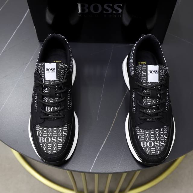 品牌：boos标准码：38-44 45订做 等级：官网同款 材料：原版皮面料 舒适透气内里 轻便耐磨大底款式类别：男士时尚休闲鞋 跑步 运动鞋 尊贵奢侈品大牌元