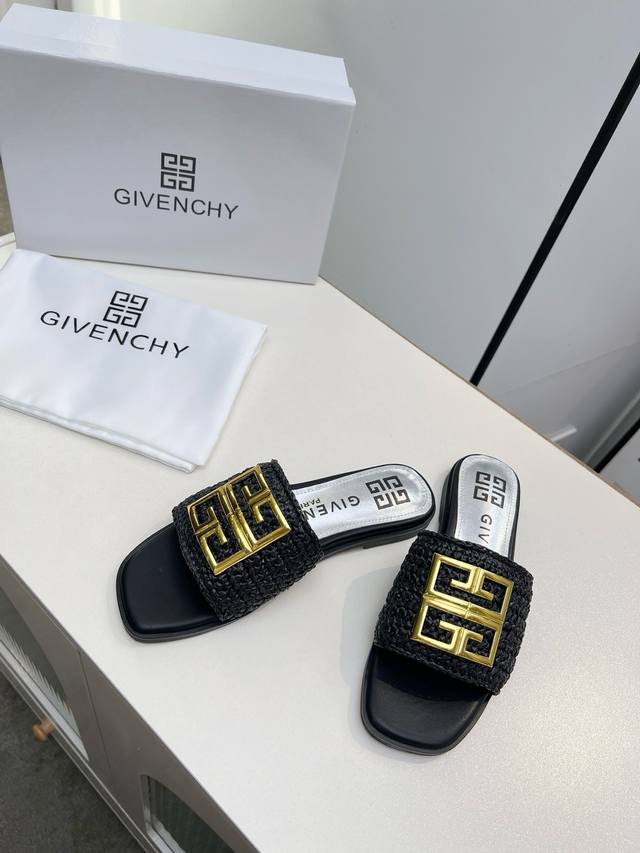 工厂价 女装女鞋 运动原单 GIVENCHY 纪梵希露趾平底拖鞋出货了，带有品牌标志的金属饰扣与金属质感的银色皮垫搭配，高端大气上档次。鞋面头层牛皮，内里羊皮， - 点击图像关闭