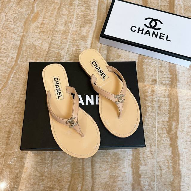 工厂价 女装女鞋 运动原单 CHANEL 香奈儿2025顶级专柜 新款限定官网上新 独家首发 香奈儿 25SS -VIC 人字拖 chanel美鞋 初夏沙滩拖 - 点击图像关闭