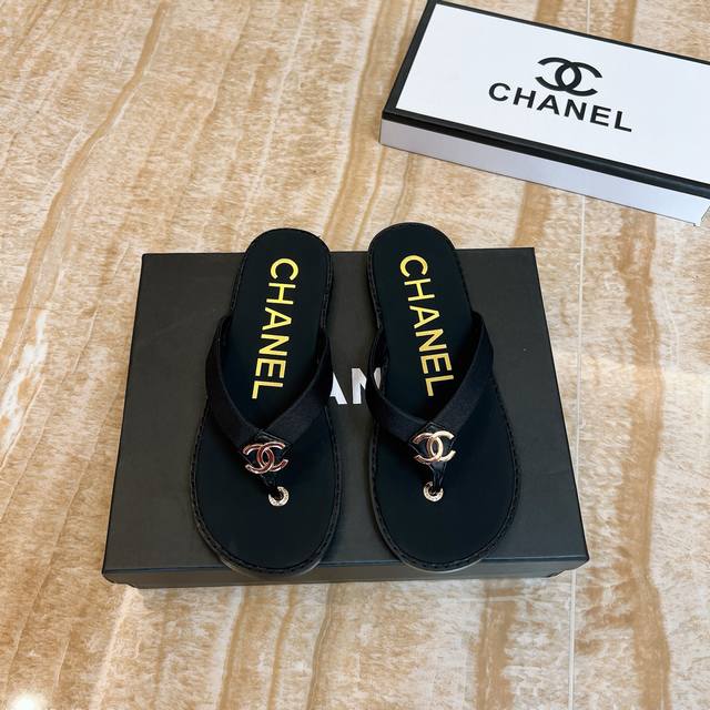 工厂价 女装女鞋 运动原单 CHANEL 香奈儿2025顶级专柜 新款限定官网上新 独家首发 香奈儿 25SS -VIC 人字拖 chanel美鞋 初夏沙滩拖